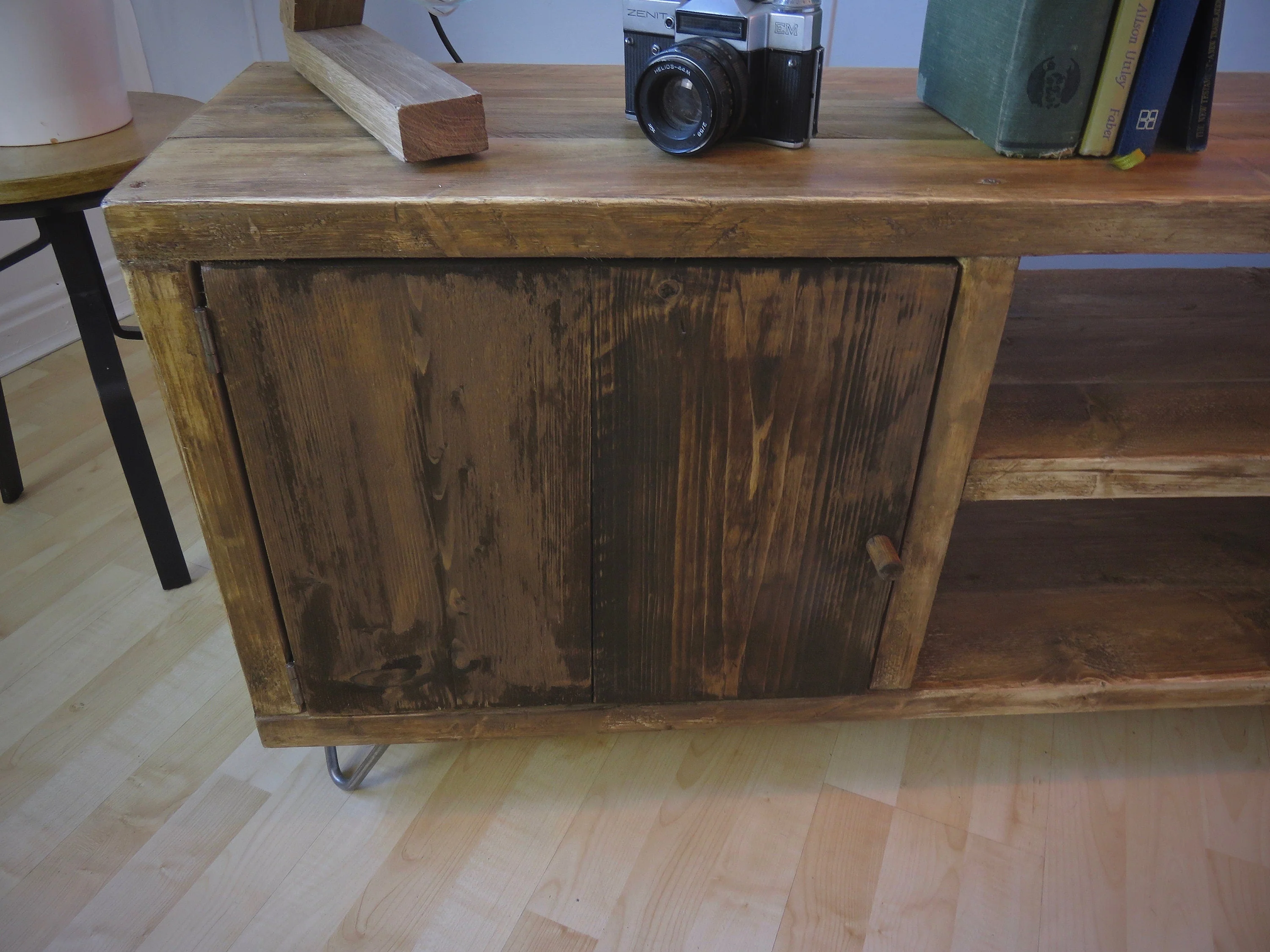 Rustic TV Unit on Hairpin Legs, Industrial Style Sideboard with Cupboard and Shelving - Image 5